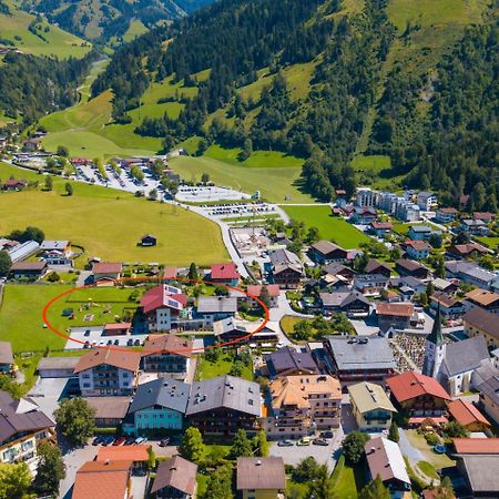 Landhaus & Appartementhaus Haussteiner Dorfgastein Bagian luar foto